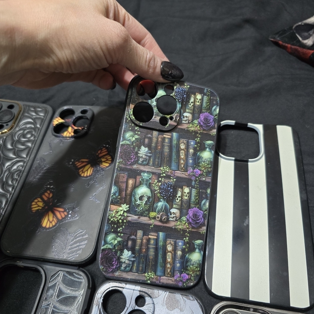 IPHONE 14 HUGE PHONE CASE BUNDLE! - Picture 3 of 9